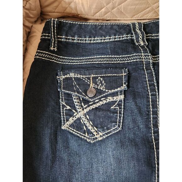 NWOT Maurices 9/10 denim skirt - Picture 3 of 7